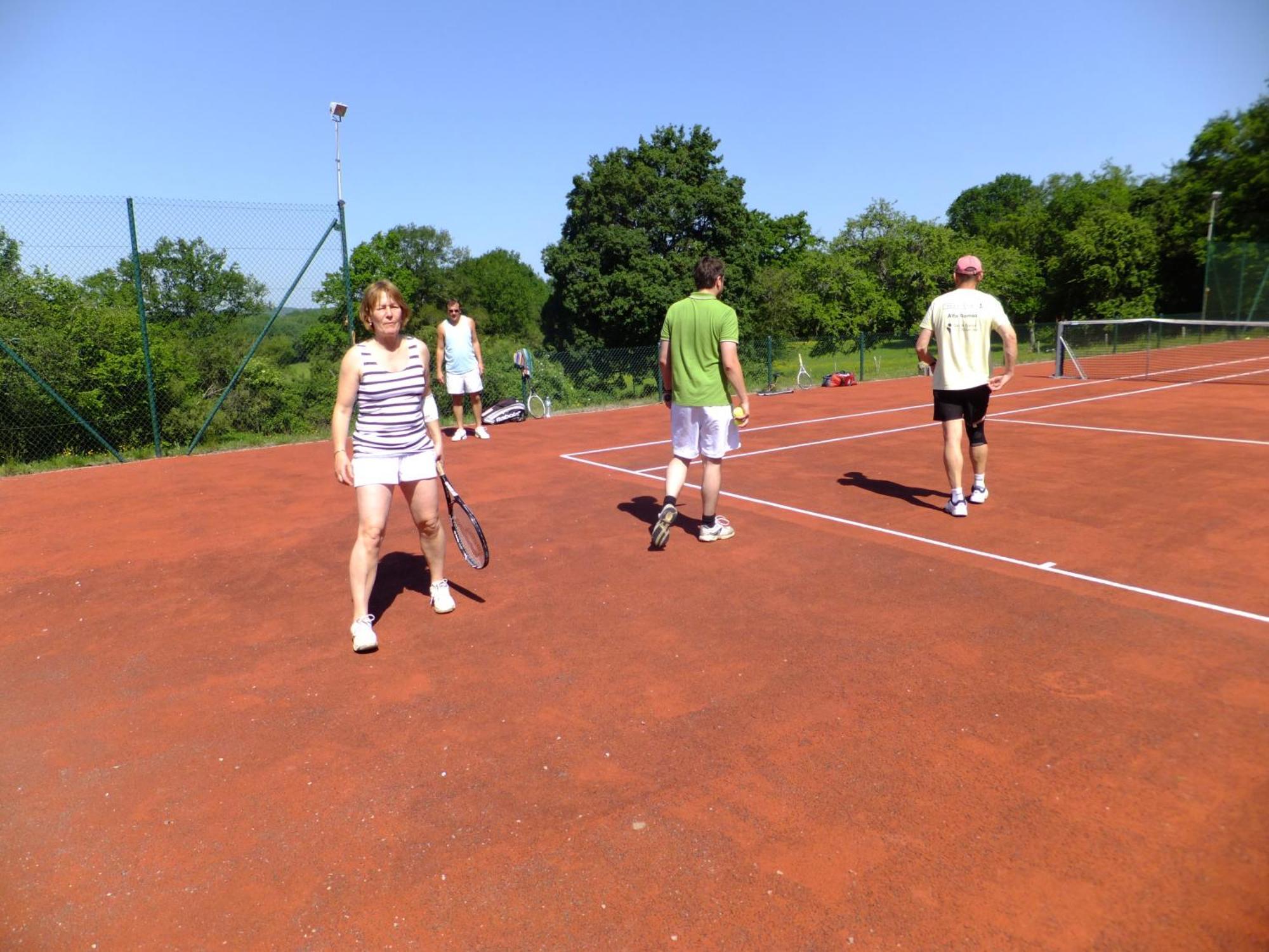 La Vache Tennis Privé Crux-la-Ville Esterno foto